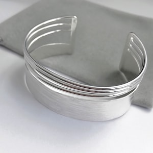 Solid Sterling silver bracelet, solid bohemian bangle, chunky silver bracelet, unique gift for her, gift for mum, Scandinavian Design Bangle