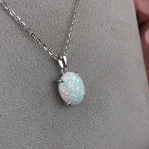 Ovale vuuropaalketting, oktober geboortesteenketting, minimalistische sterlingzilveren sieraden, natuurlijke witte opaalsieraden, jubileumcadeau