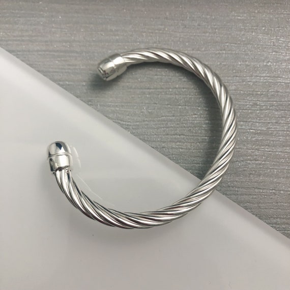 Twist Bangle【Silver925 LINE】（Silver） | WIZBLE