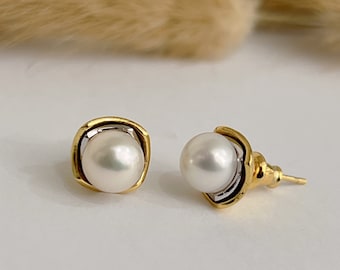 Cultured Freshwater pearl earrings Sterling Silver with 18k gold vermeil - Pearl Jewellery - Silver and Gold Earrings - Pearl studs