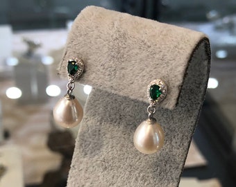 Green Emerald and Freshwater Pearl Earrings, Emerald Earrings, Silver Earrings, May Birthstone, Emerald jewelry.