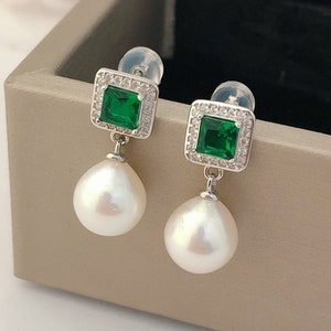 Square Emerald and Freshwater Pearl Earrings, Emerald Earrings, Wedding Earrings, May Birthstone, Emerald and pearl jewelry.