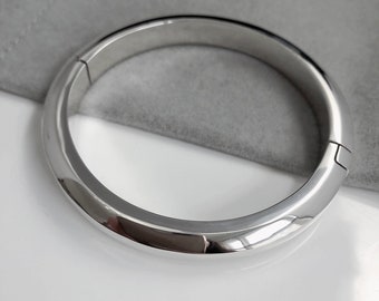 シルバーバングル ヒンジ式留め具シルバー925純銀 シルバーヒンジバングルブレスレット、フラットスムース、チャーム