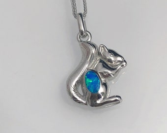 Collana in argento 925 con scoiattolo con pavè di zirconi
