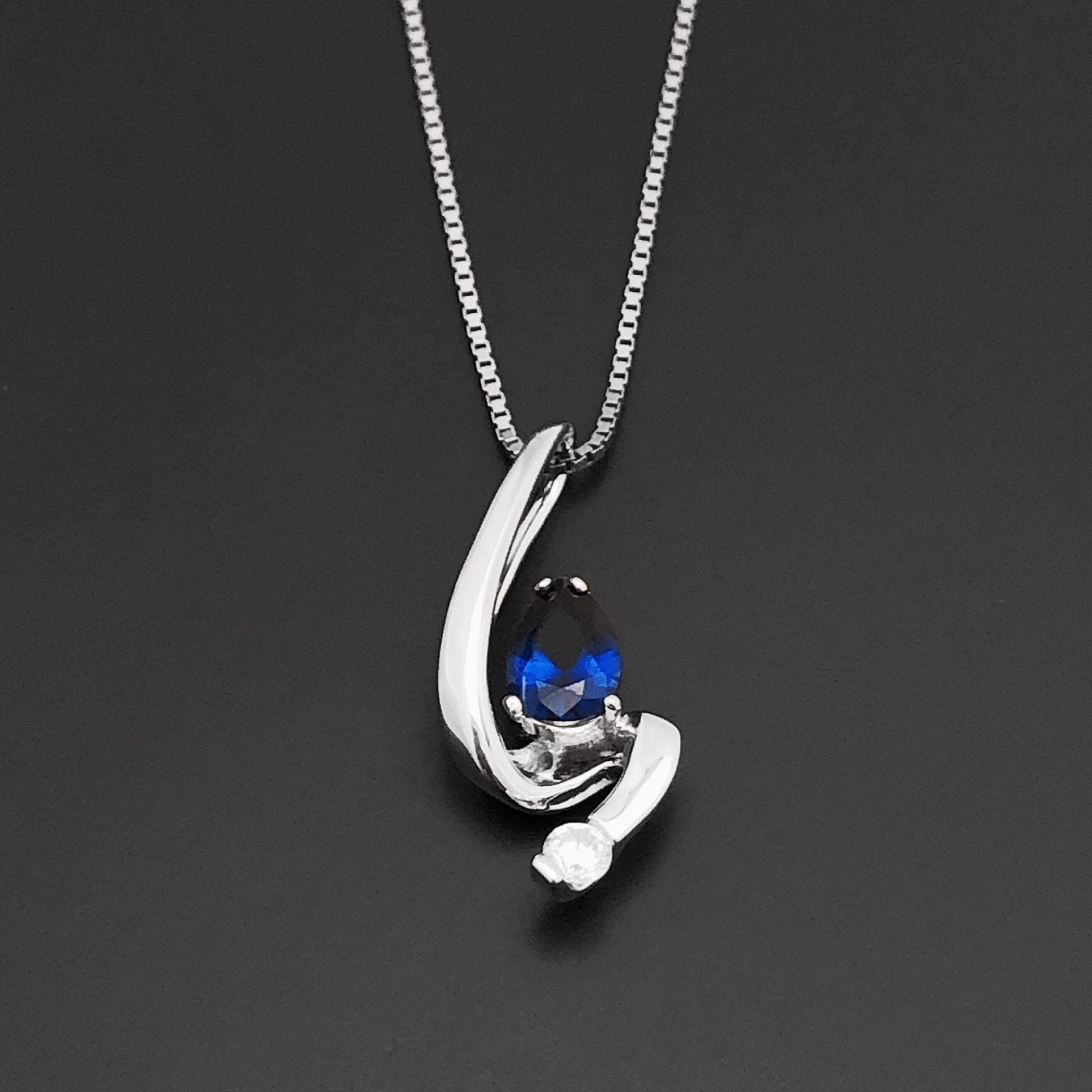White gold sapphire pendant outlet