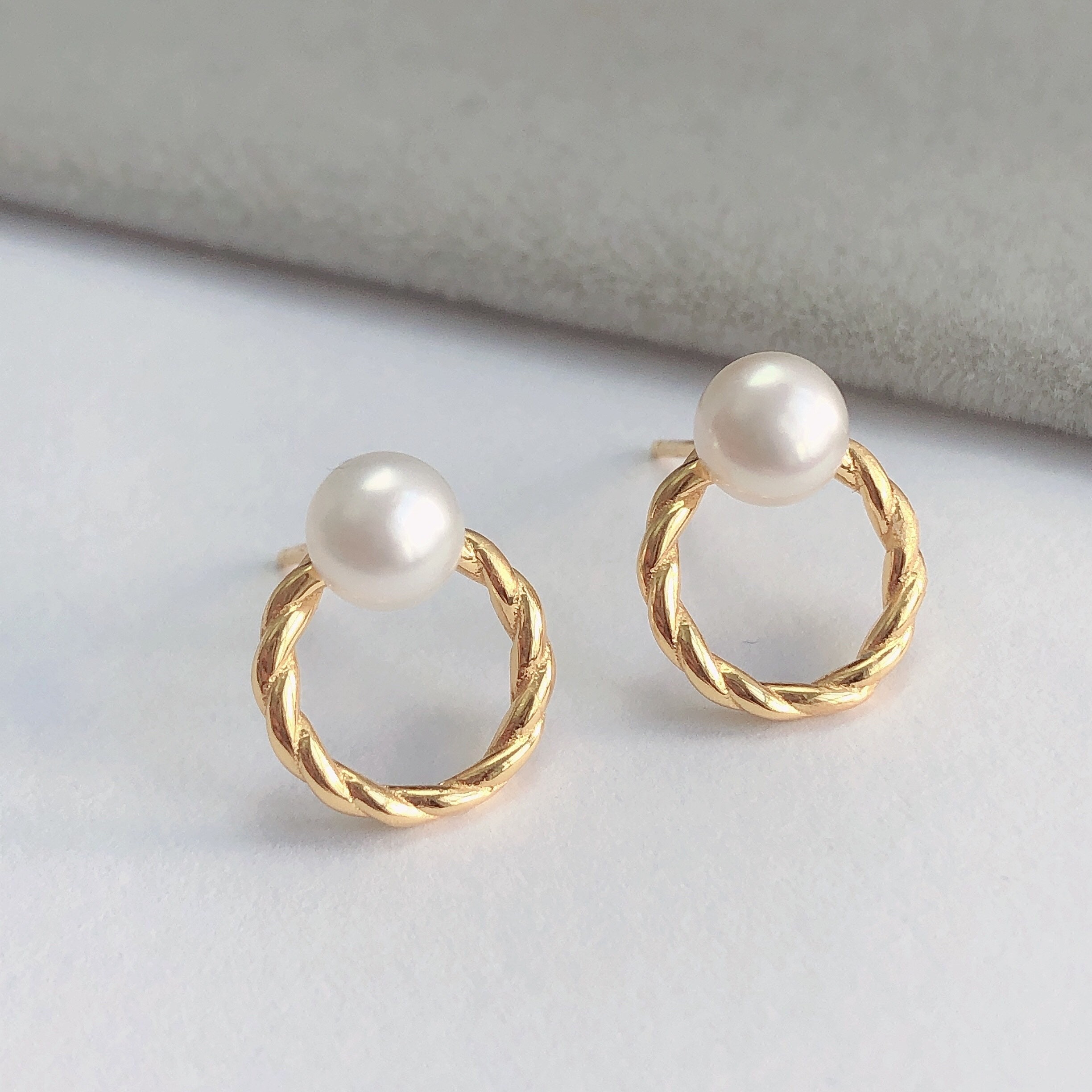 round pearl earrings 専用 Amazon.com: LOOYUUPEE Pearl Earrings for Women, White Round
