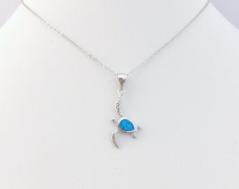 Collana Tartaruga Con Opale Blu In Argento 925 - Gioiello A Tema Oceano - Regalo Per Donna Simbolo Longevità
