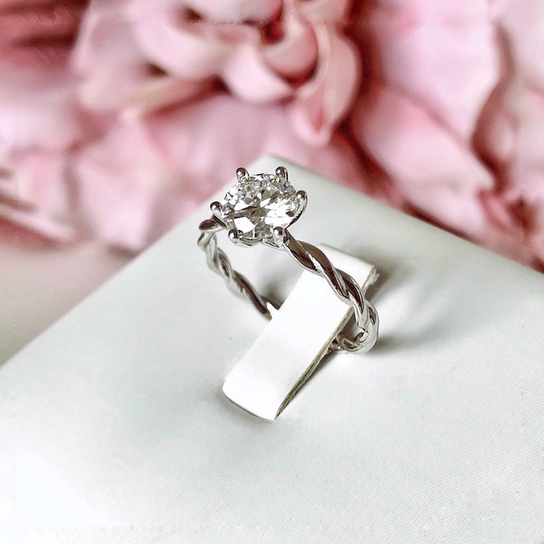 Engagement Ring LUNA 1ct Diamond Engagement Ring High Quality Certified Moissanite Diamond ring Gold Engagement Ring Heart Promise Ring