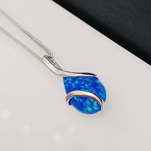 Collier d'opale bleue ARIA, pendentif de pierre de naissance d'octobre, pendentif de pierre précieuse en argent sterling, opale cabochon, bijoux en opale, cadeau d'anniversaire