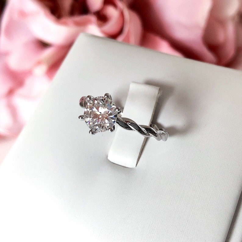 Engagement Ring LUNA 1ct Diamond Engagement Ring High Quality Certified Moissanite Diamond ring Gold Engagement Ring Heart Promise Ring