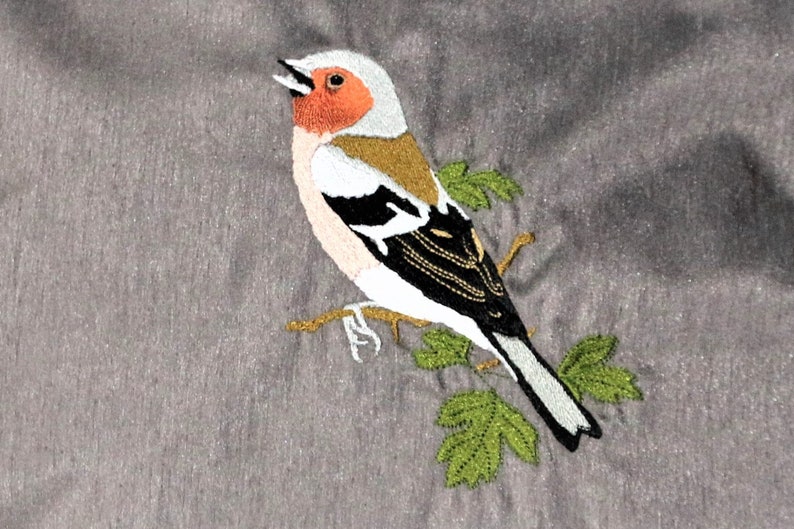 a downloadable machine embroidery file Chaffinch