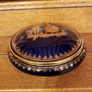 Boîte à bijoux en porcelaine Limoges Or Décor Fragonard