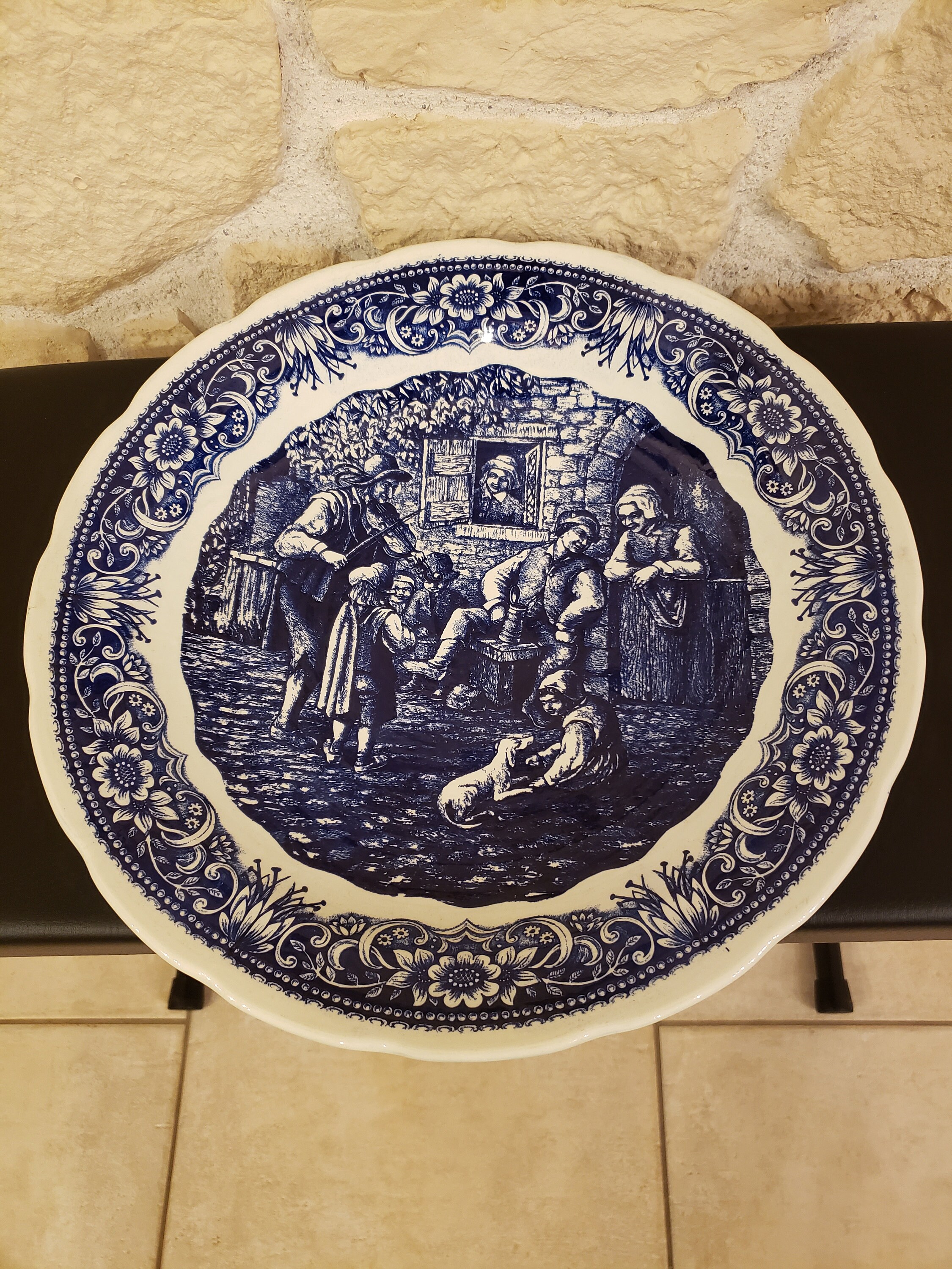 Assiette Décorative Boch Frères Scène de Vie