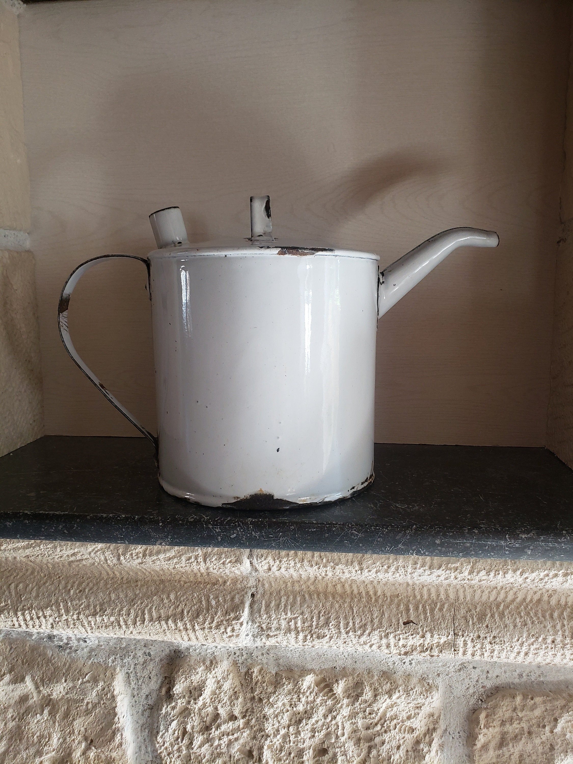 Ancienne Burette en Tôle Émaillée Pour Lampe à Pétrole