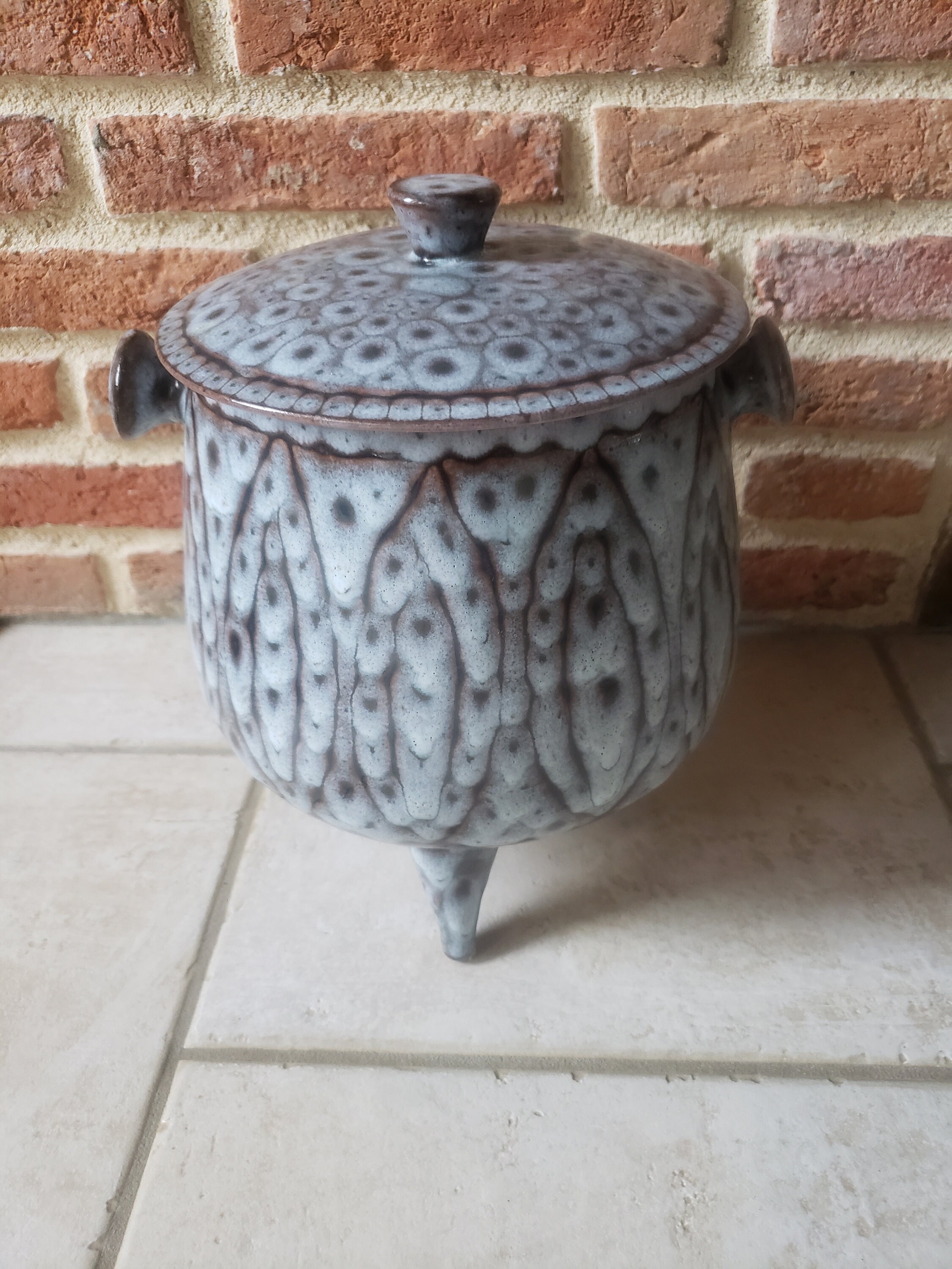 Pot Tripode en Céramique Émaillé Forme Marmite avec Couvercle