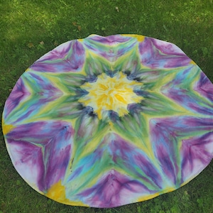 Tie dye tapestry, round mandala tapestry, circle psychedelic tapestry, lotus flower, trippy wall hanging