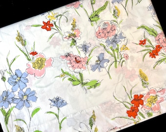 Vintage Bed Sheet, Full Flat, Summer Garden, Large Line Drawing Floral Print, Flowers, JP Stevens Utica, 1970s Bedding