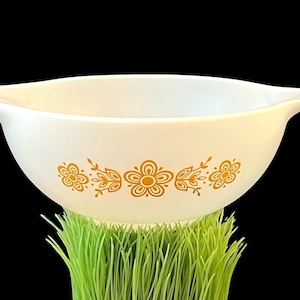 Vintage Pyrex Butterfly Gold Mixing Bowl, 443 Cinderella Handled Dish, 2.5 Quart, Flowers, Butterflies, 1970&#39;s Kitchen