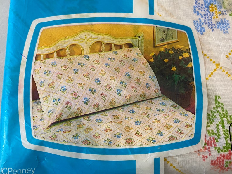 Vintage Bed Sheet Twin Flat Cross Stitch Style Floral Shabby - Etsy