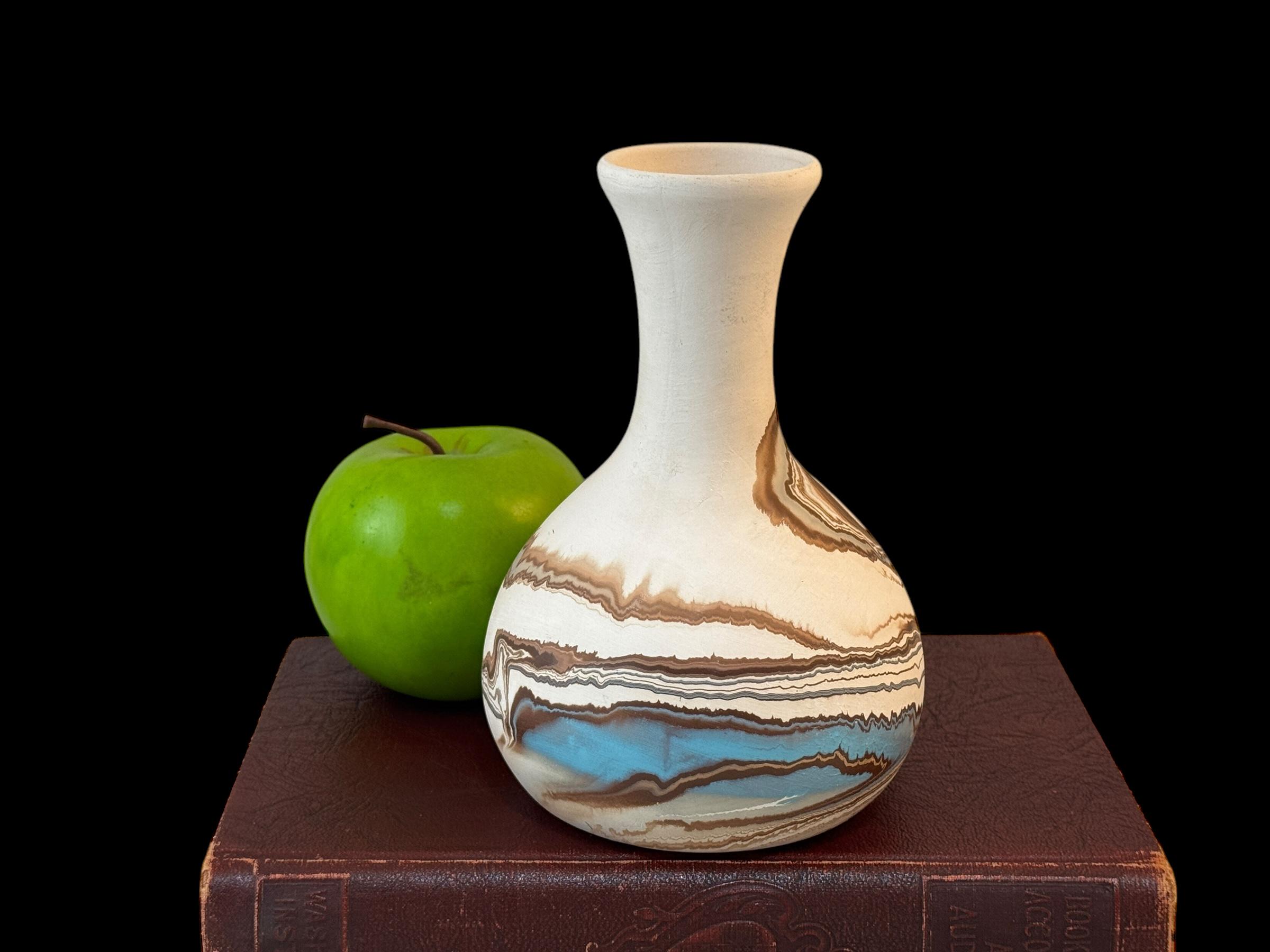 1950's Nemadji Pottery USA 6.5