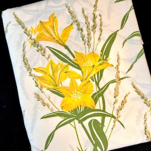 Vintage Bed Sheet, Full Flat, Spring Song, Tiger Lily and Wheat, Large Floral Print, Yellow Flowers, JP Stevens Tastemaker, 1970s Bedding