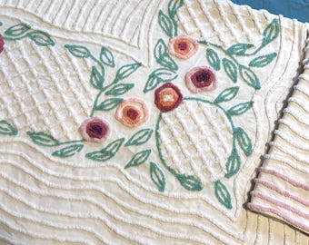 Vintage Chenille Bedspread, White Floral Lattice, Flowers, Full Size Bed Summer Coverlet, Plush Tufted, Embroidered Cotton