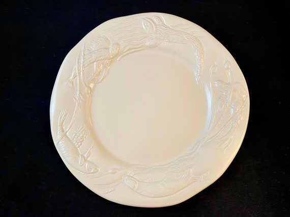 Vintage Gien Neptune Plate, Fish Border Faience Earthenware Stoneware, Cream Satin Glaze, Dinner Size, Made in France, Nautical Decor
