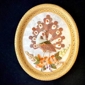 Adorno de pared vintage de conchas de capiz, pájaro pavo real, flores, arte kitsch de conchas marinas con ojos saltones, decoración bohemia playera de sirena