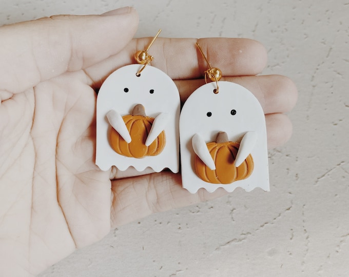 Ghost Dangle Earrings, Halloween Earrings, Cute ghost, Pumpkin Earrings, Polymer clay, Fall Trends, Small Dangle Earrings