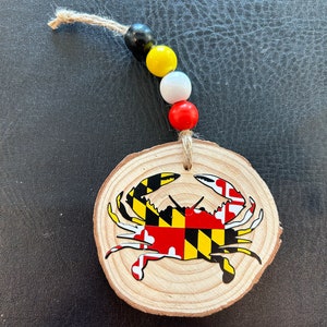 Maryland Flag Crab Wooden Round Ornaments