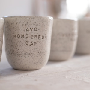 Personalisierte Reisetasse - schreiben Sie alles, was Sie wollen auf Ihre Tasse!