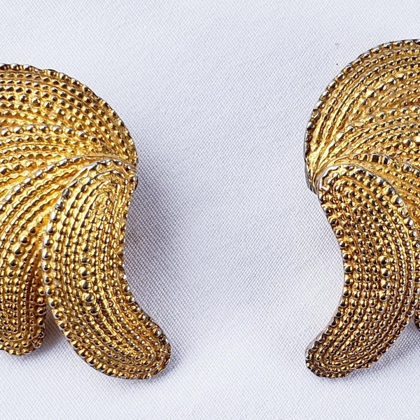 Vintage Hattie Carnegie Mid Century gold tone swirl clip on earrings