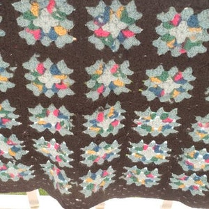 SPECTACULAR WOOL crocheted granny squares blanket Black Teal Yellow Pink Retro home decor