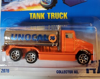 ホットウィール TANK TRUCK Amazon.com: Hot Wheels Tank Truck, [red/Silver] #147 : Toys