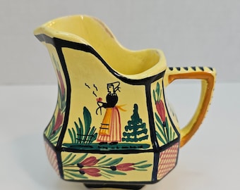 Quimper Soleil Yellow Octogonal Lady Creamer, Francia