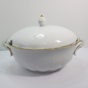 Kaiser Nizza Oval Covered Tureen, W. Germany,