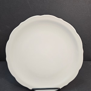 Syracuse Scalloped Dinner Plate, USA