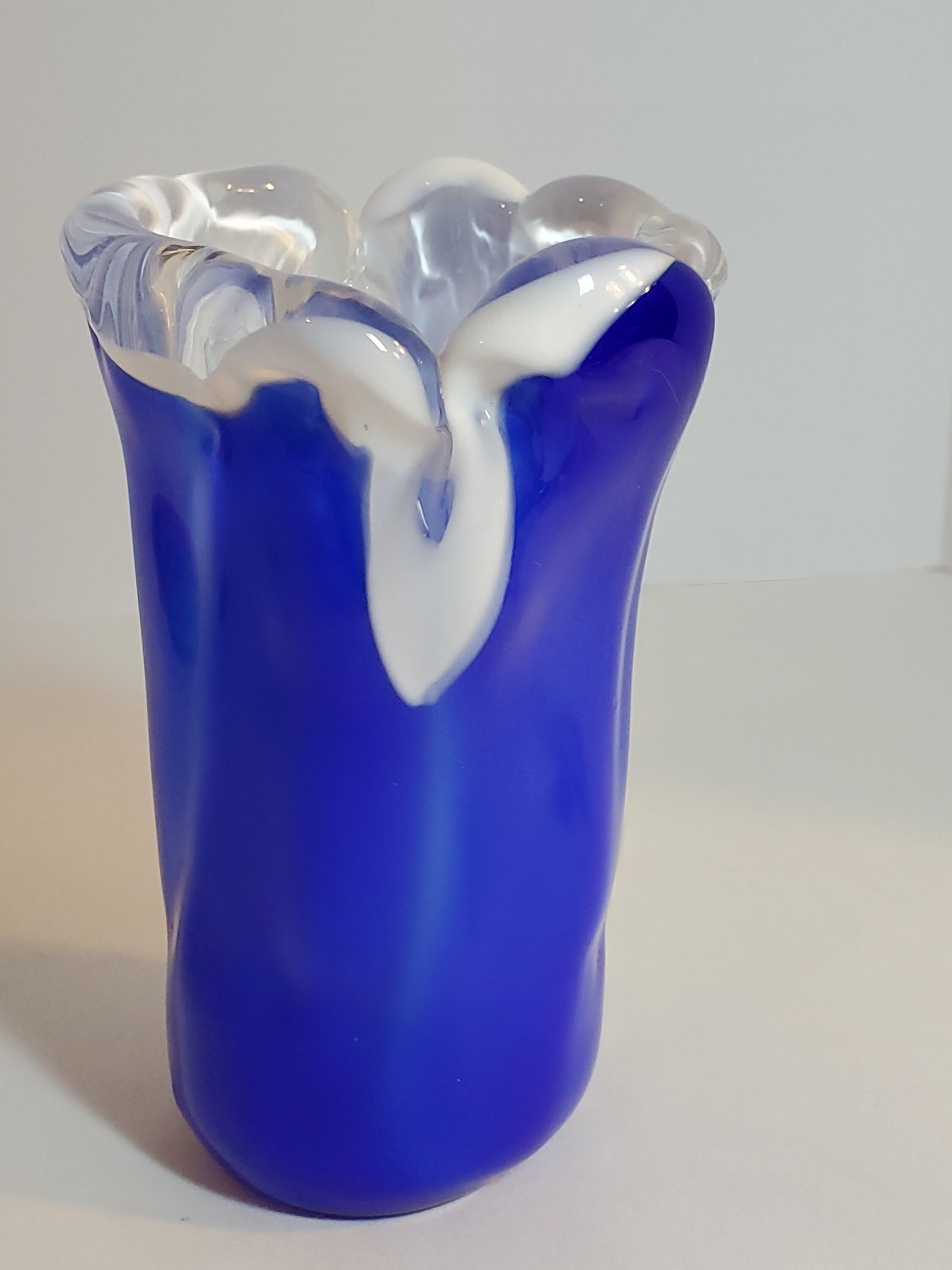 Kreiss Corp Japan, Handmade Blue and White Glass 5" Vase