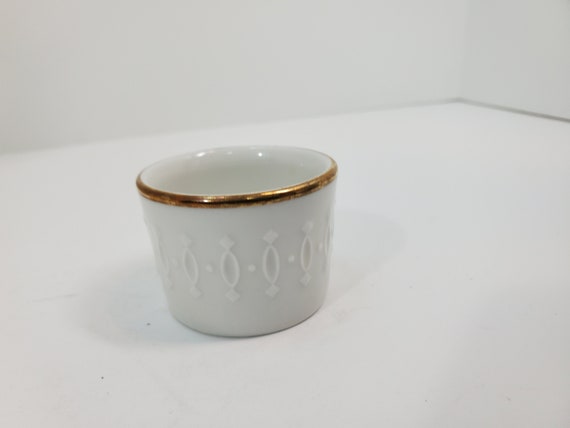 金縁の白磁エッグカップ - Etsy 日本