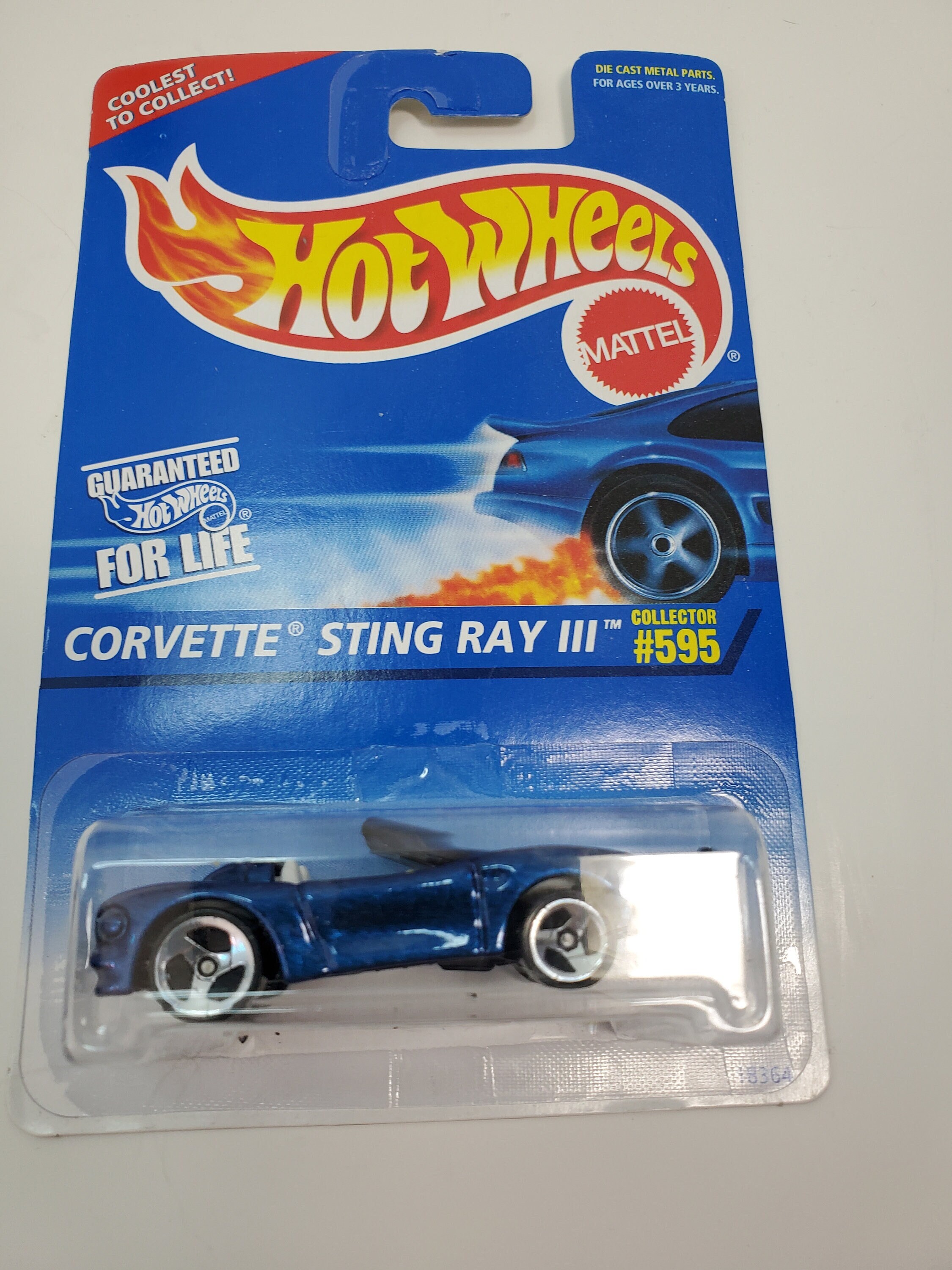 1992 92 Chevy Corvette Sting Ray III Collectible 1/64 Scale Diecast