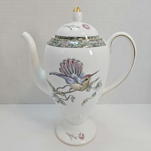 Wedgwood Humming Birds Coffee Pot with Lid, England