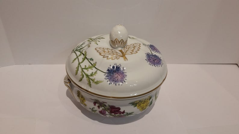 Spode Stafford Flowers 1.5 quart Covered Casserole Dish