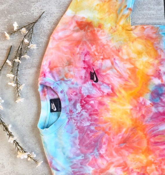 nike tie dye crewneck