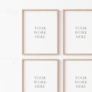 Puede incluir: Cuatro marcos de fotos de madera marr&oacute;n claro con paspart&uacute;s blancos y el texto "YOUR WORK HERE" en cada marco.