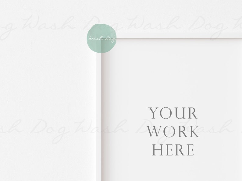 Op de afbeelding: Witte lijst met de tekst "YOUR WORK HERE" op een witte achtergrond.