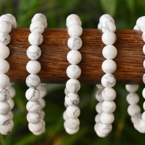 Howlite Bracelet 4mm, 6mm, 8mm, 10mm A Round Beaded Bracelet Healing Bracelet, Handmade Stretch Bracelet perfect gift for men and women