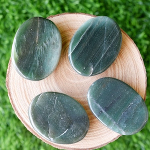 Genuine Green Jade Palm Stones,Soothing Pocket Thumb Stones,Stress Relief Crystals, Unique Healing Gift for Friends & Family, Calming Energy