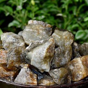 Natural Labradorite Rough Crystals, Genuine 1 inch Raw Freeform Gemstones in Pack Sizes, Wholesale Bulk Lots Real Small Pocket Palm Stones