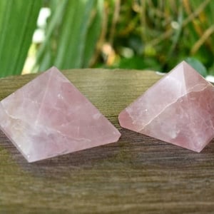 Rose Quartz Healing pyramid ~ Crystal Pyramid For Grid And Chakra balancing ~ PYR-SMA-ROS, Mediation Crystal, Rose For Pyramid Gemstone