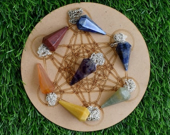 Set von 7 Chakra Facettierten Kegel Pendel Heilung Pendeln Kristall